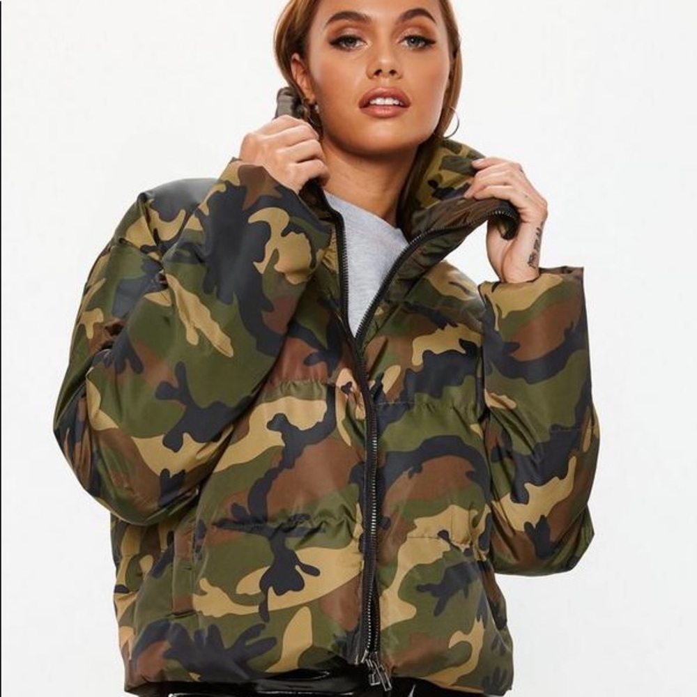 NWOT Misguided cropped puffer jacket